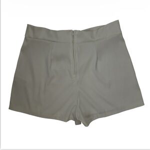 Windsor Ivory Satin Dress Shorts Women’s Size:L